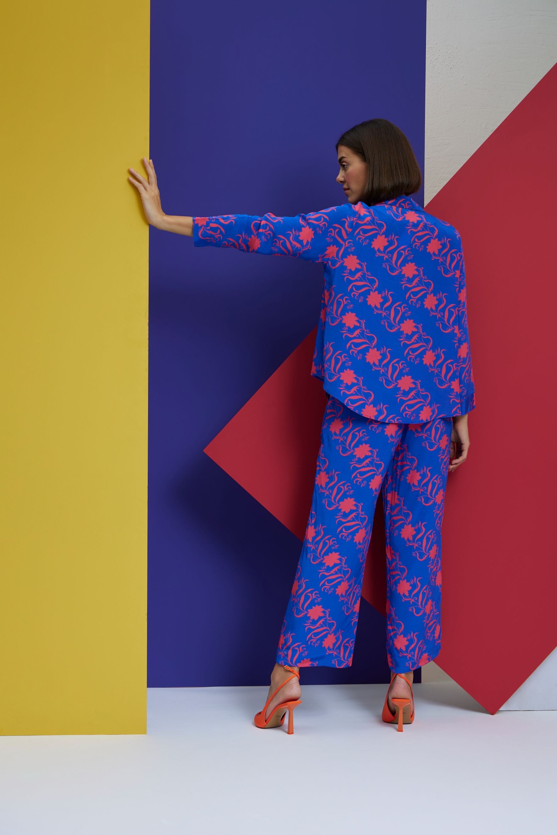 Take a seat - Designer Oversized Clothes