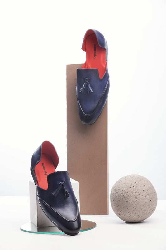 OPEN MOCCASIN WITH TASSELS-BLUE