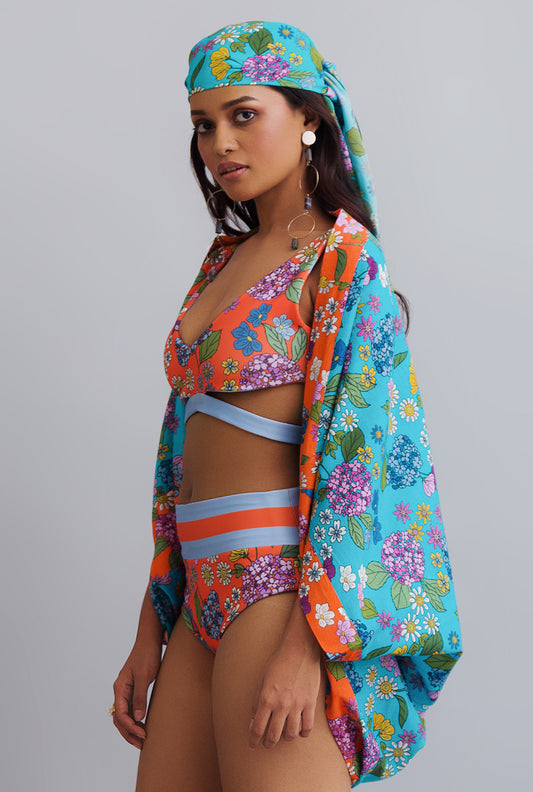 PRINTED REVERSIBLE BIKINI WITH PRINTED CAPE - LIFE’S A BEACH